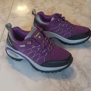 New Women's Size 5 Purple Sneakers